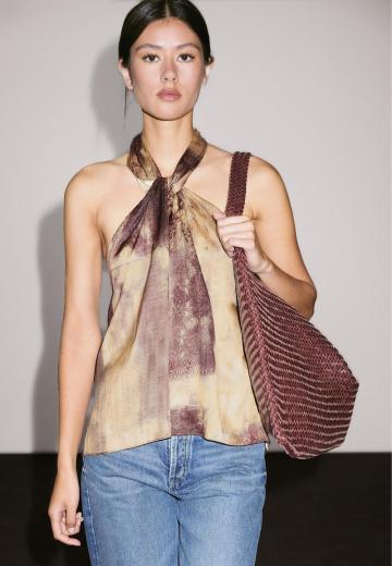 Блузка без рукавов