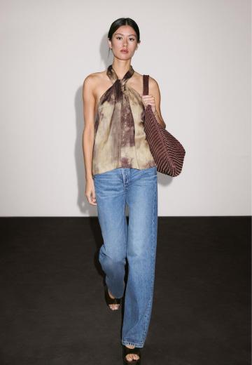 Блузка без рукавов