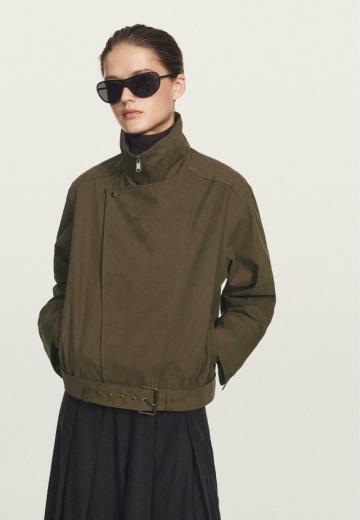 Куртка с накладнымит карманами