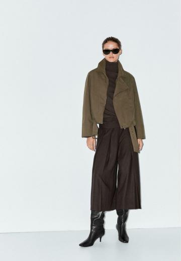 Куртка с накладнымит карманами