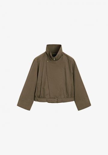 Куртка с накладнымит карманами