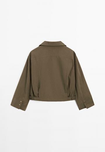 Куртка с накладнымит карманами