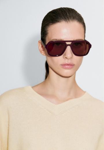 Пуловер с вырезом V