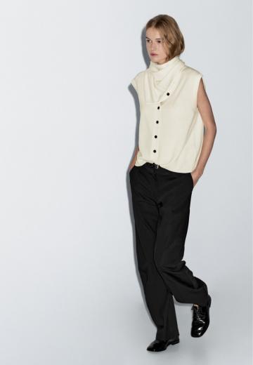 Пуловер без рукавов