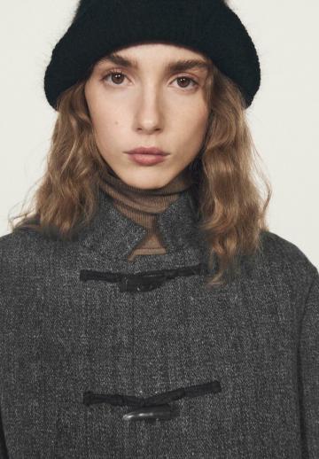 Короткое пальто