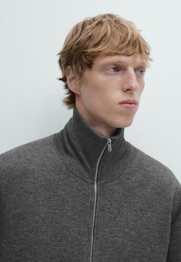 Вязаная кофта