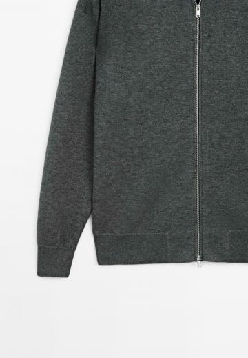 Вязаная кофта