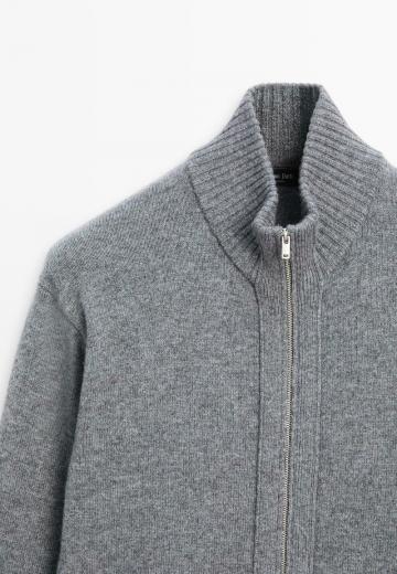 Вязаная кофта