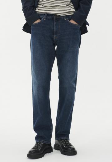 Прямые джинсы