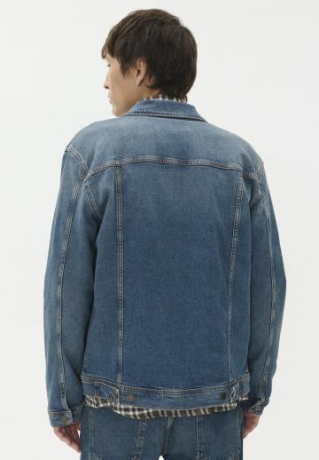 Джинсовая куртка