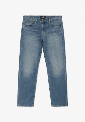 Прямые джинсы