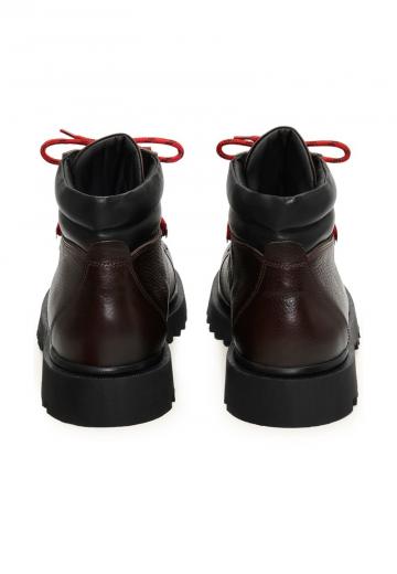 Ботинки на шнуровке
