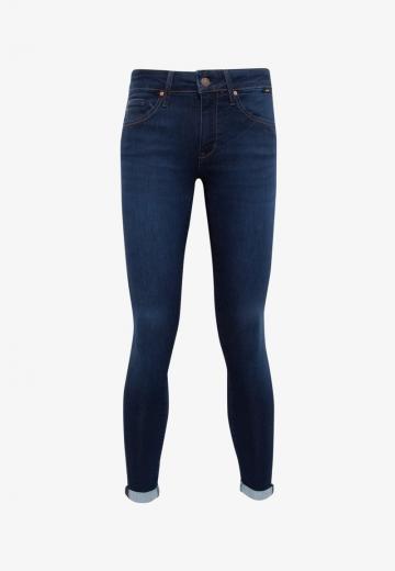 Короткие джинсы