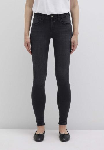 Узкие джинсы