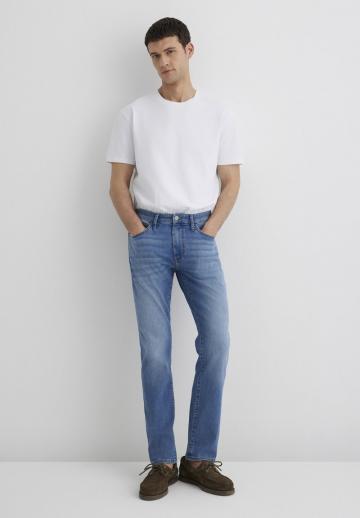 Прямые джинсы