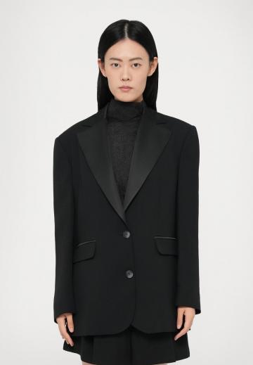 Короткое пальто