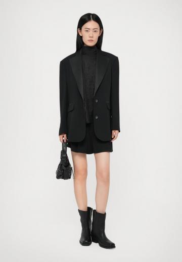 Короткое пальто