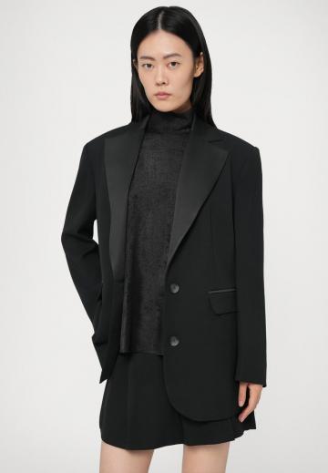 Короткое пальто