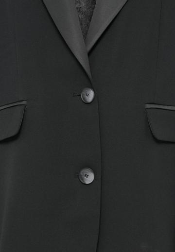 Короткое пальто