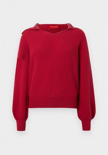 Пуловер с вырезом V