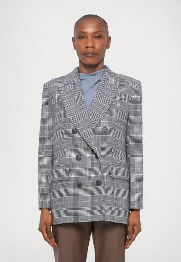 Длинный блейзер