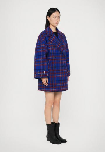 Короткое пальто