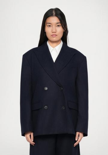 Длинный блейзер