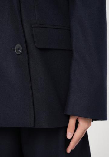 Длинный блейзер