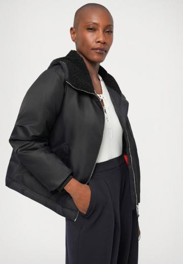 Зимняя куртка