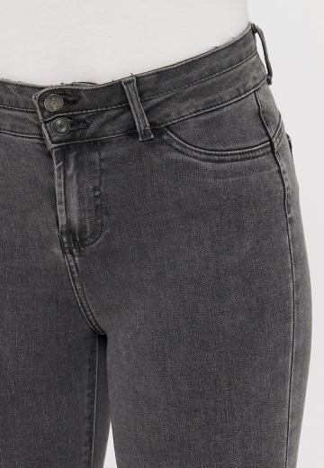 Узкие джинсы