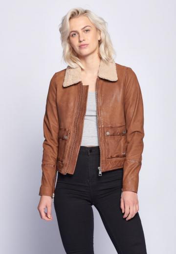 Короткая куртка