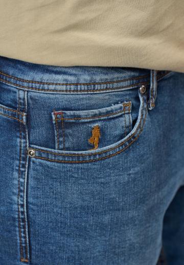 Узкие джинсы