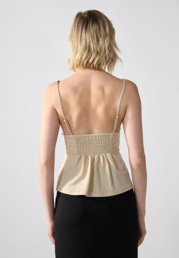 Топ на бретельках