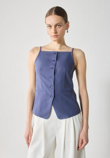 Топ на бретельках