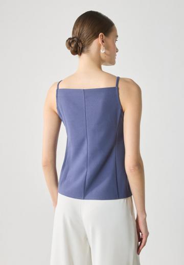 Топ на бретельках