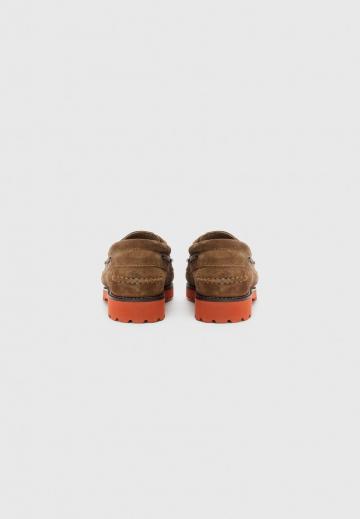 Ботинки на шнуровке