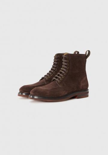Ботинки на шнуровке