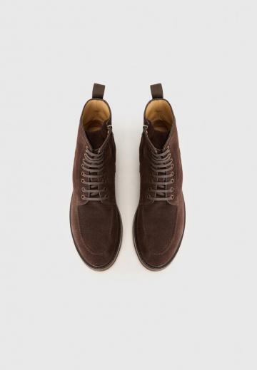 Ботинки на шнуровке