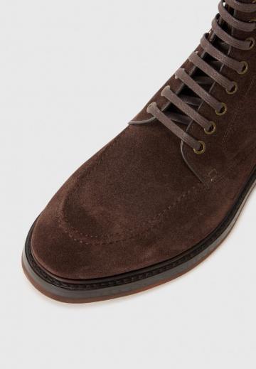 Ботинки на шнуровке