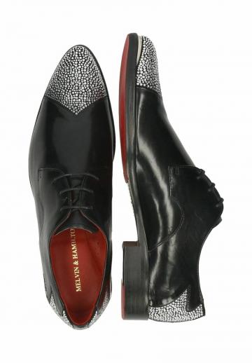 Ботинки на шнуровке