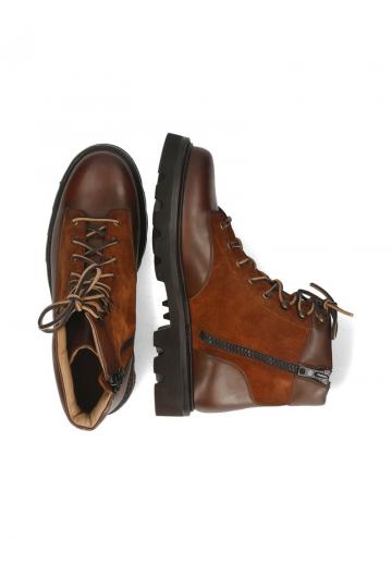 Ботинки на шнуровке