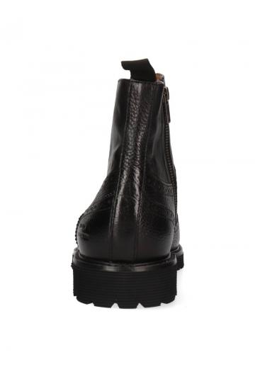 Ботинки на шнуровке