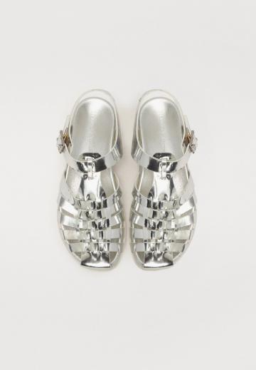 Гандбольные кроссовки