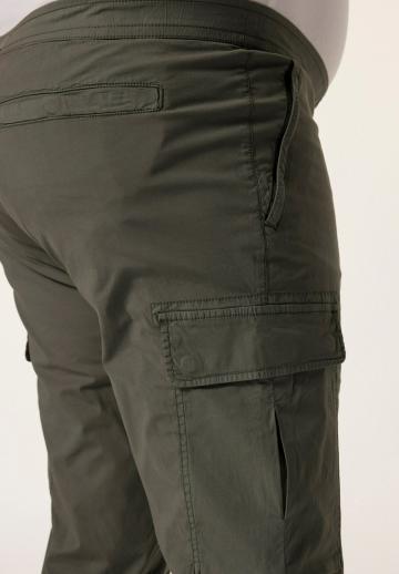 Брюки с накладными карманами