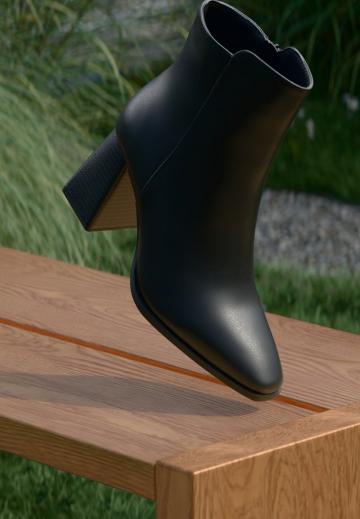 Полусапожки на высоком каблуке