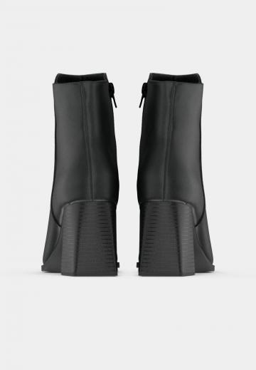 Полусапожки на высоком каблуке