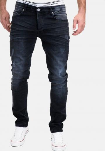 Узкие джинсы