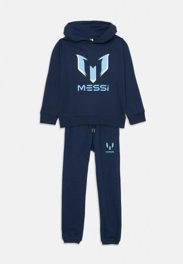 Набор одежды