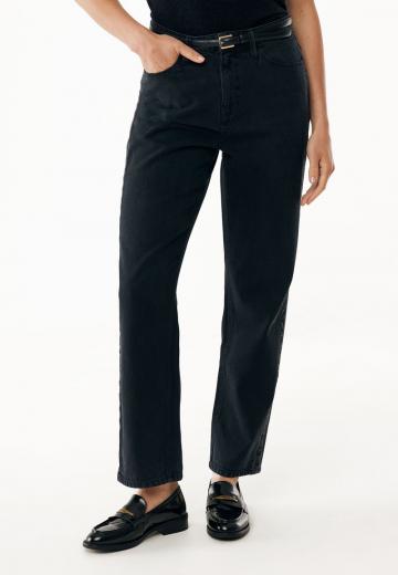 Прямые джинсы