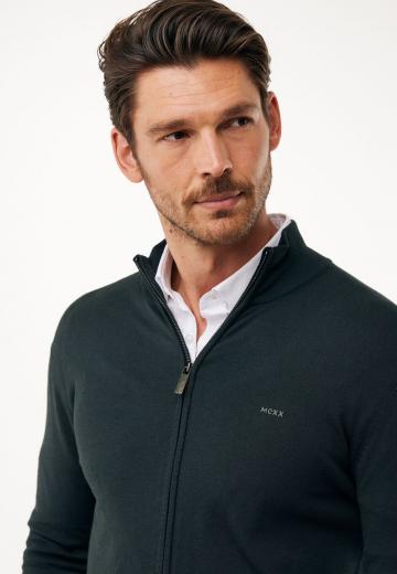 Вязаная кофта